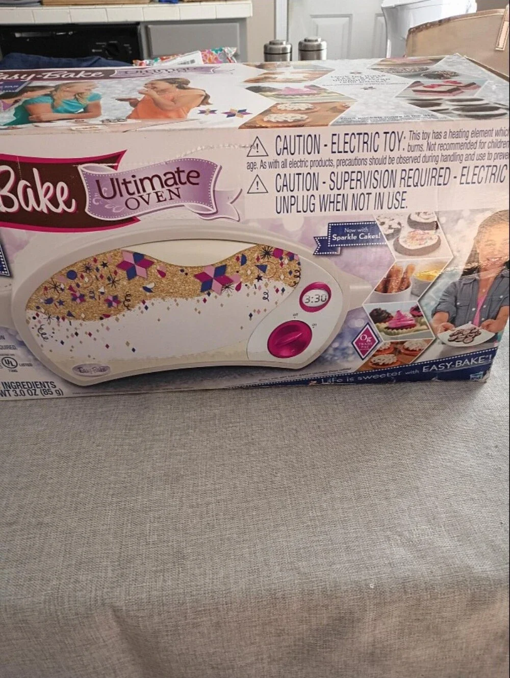 Easy-Bake Ultimate Oven with Sparkle Cake Design